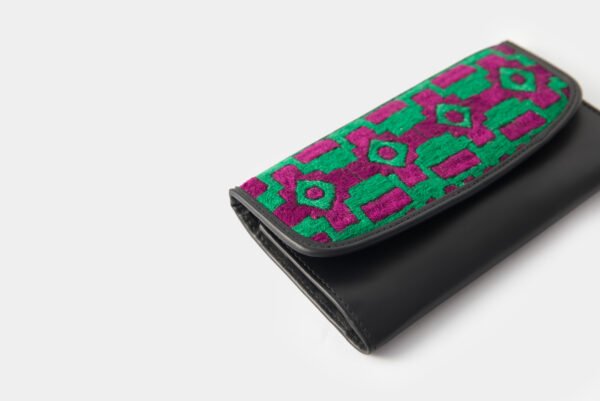 D05A1402 Cultural Dazzle