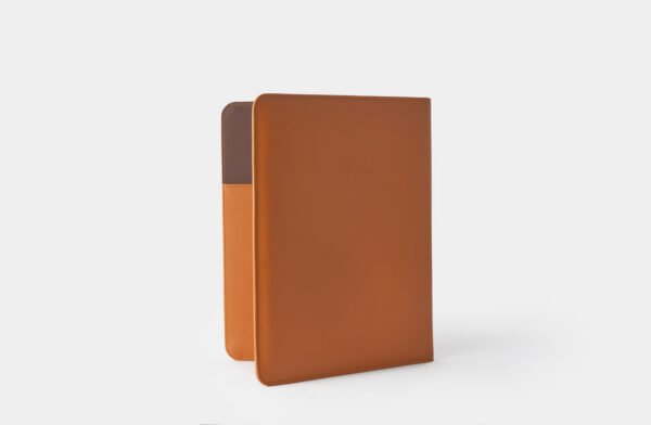 D05A1447 The Nomad Journal